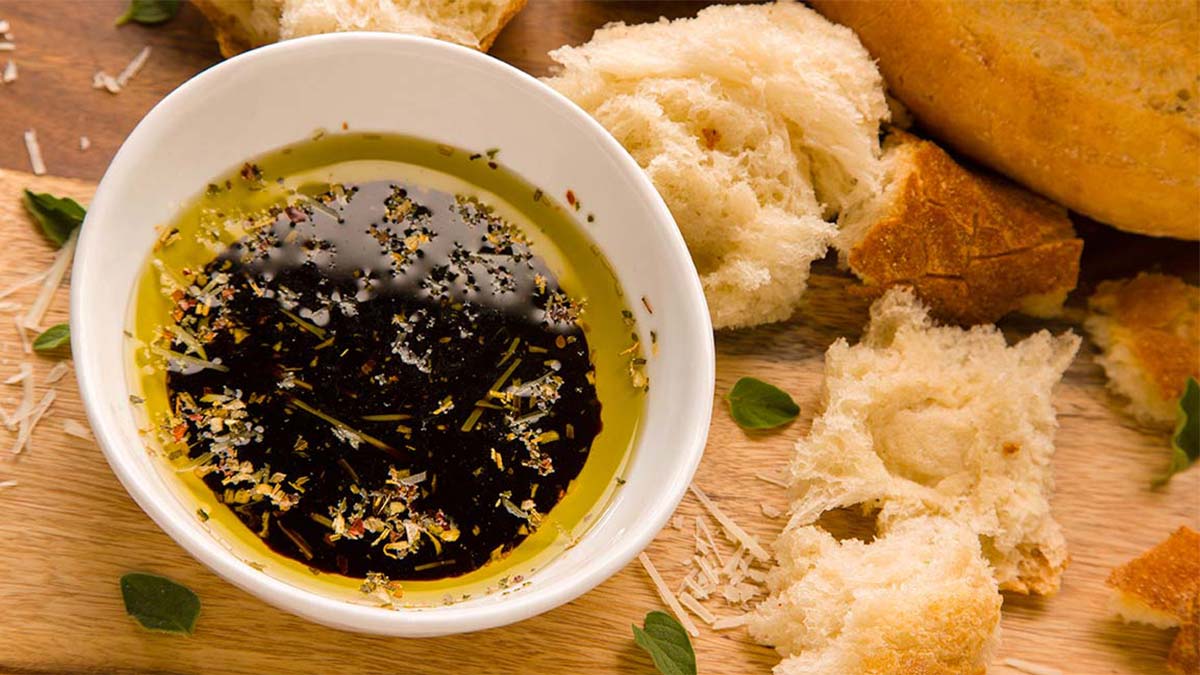 Tauche ein in die Geschmackswelt Italiens mit unserem verlockenden Italienischen Brot-Dip mit Oregano-Öl